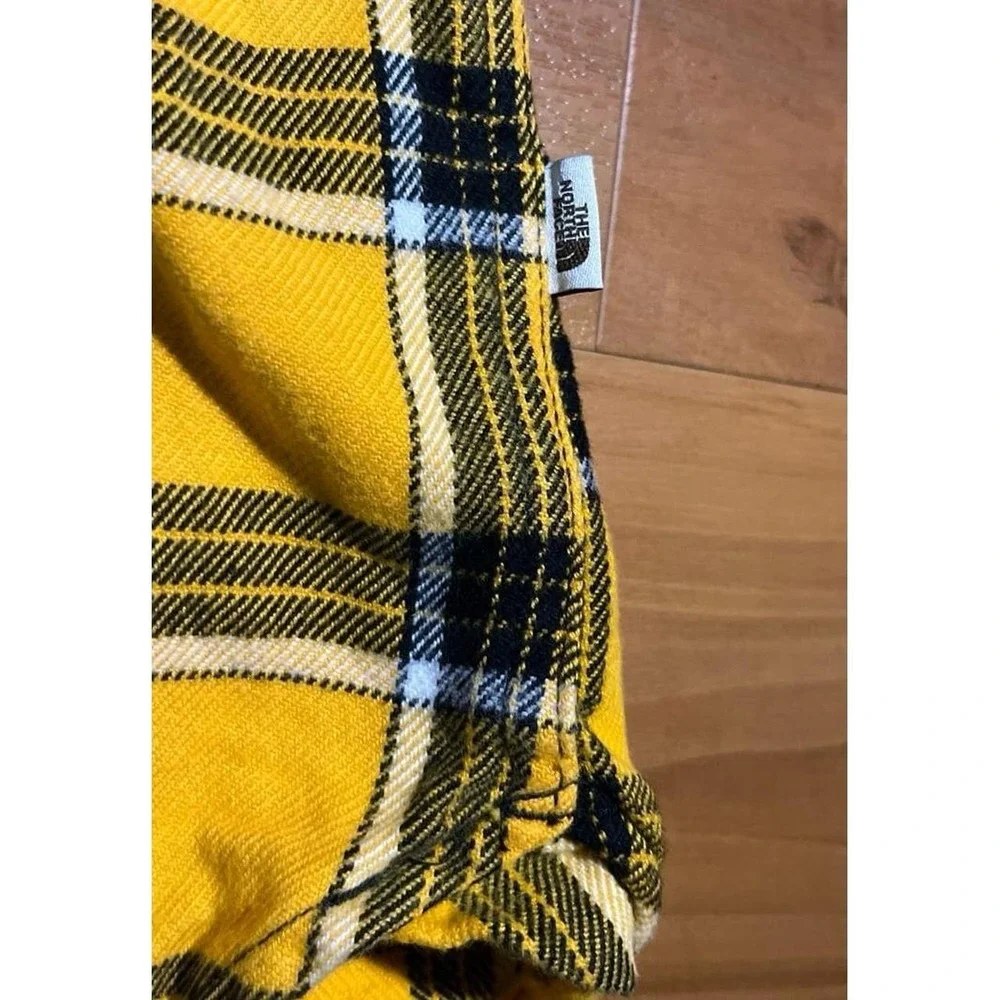 The North Face Flannel Plaid Button Down Pockets Thick Black Yellow Shirt